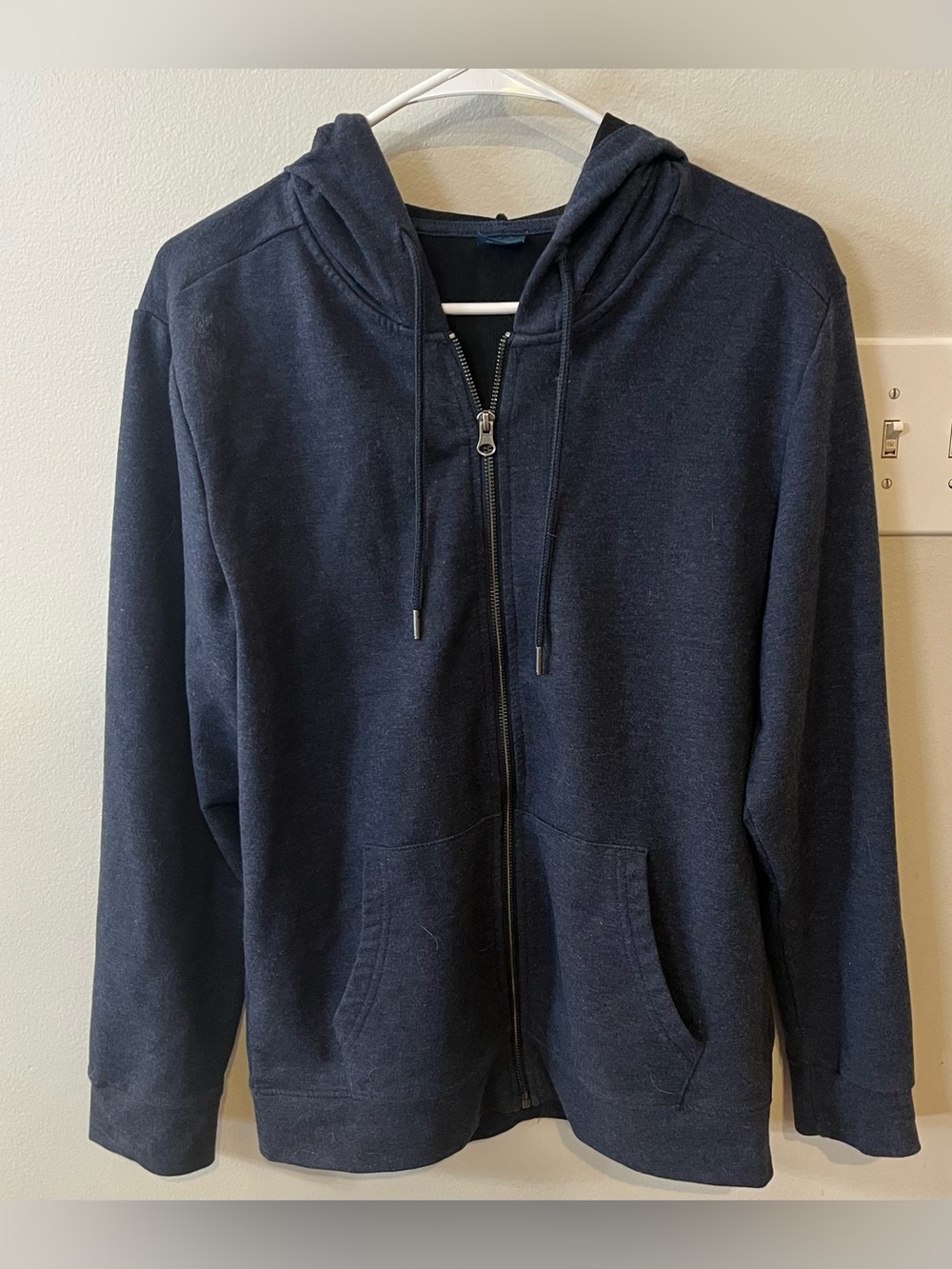 zip up sweatshirt
brand george
size small
good condition